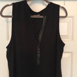 BANANA REPUBLIC Leather detail V-neck